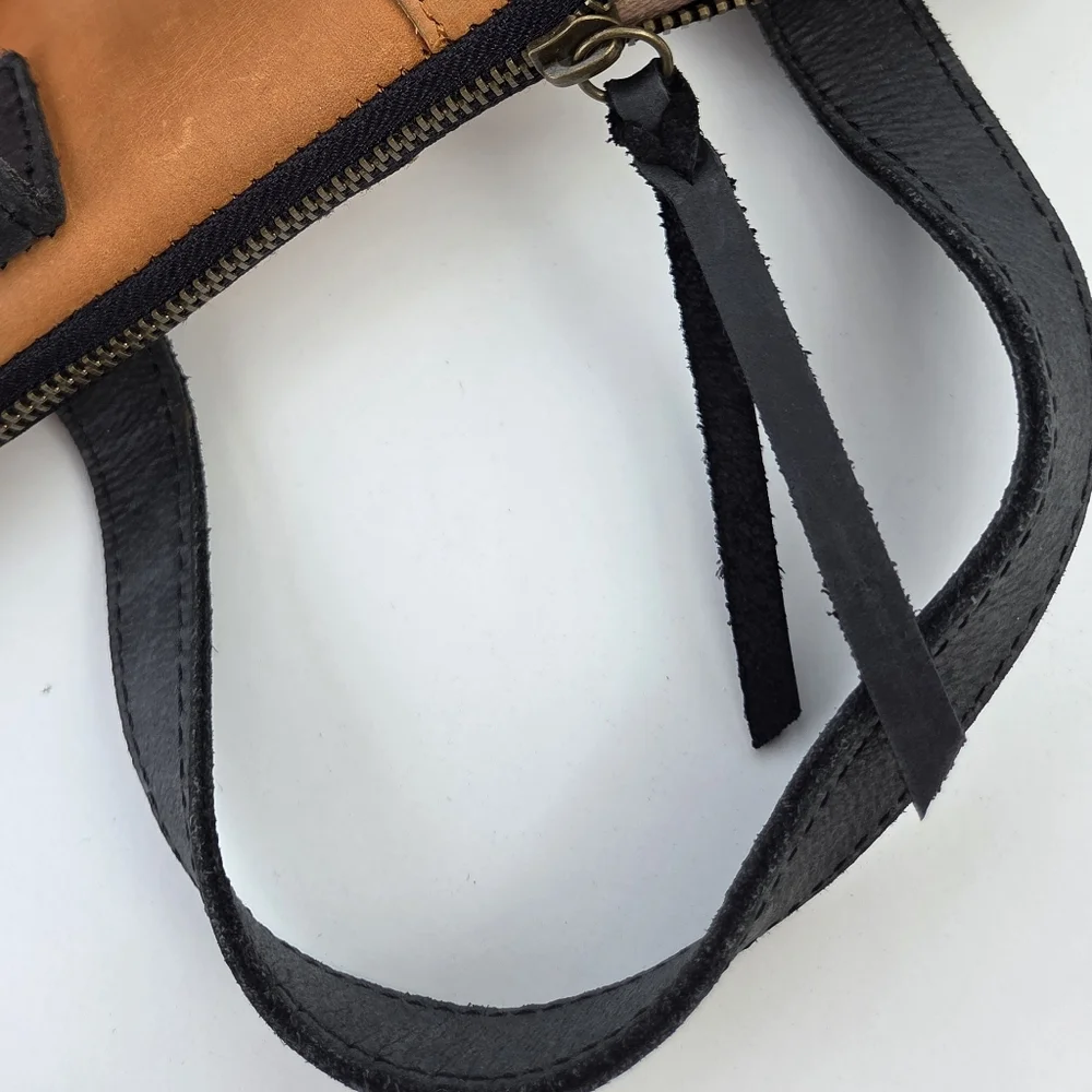 Kabana Leather Laptop Leather Bag Tan Camel Crossbody